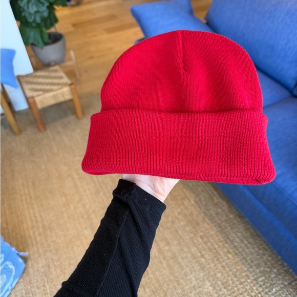 Levi's Backpatch Beanie Red Knit Hat - Picture 2 of 3